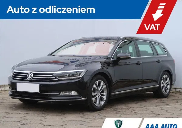 samochody osobowe Volkswagen Passat cena 57000 przebieg: 227610, rok produkcji 2016 z Iwonicz-Zdrój